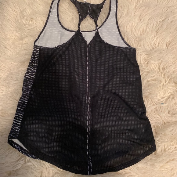 under armor tank top - Picture 3 of 5